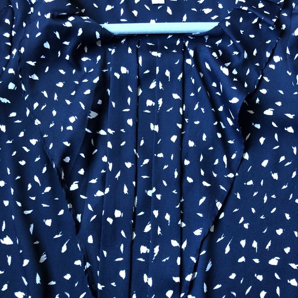 Ann Taylor LOFT Blouse, Black with 3/4 Sleeves, Pretty Pattern, Size Small - Picture 4 of 7